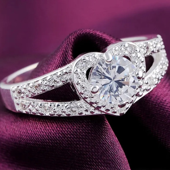 925 STERLING SILVER HEART SHAPE DIAMOND RING - Picture 8 of 9